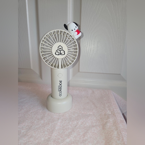 Sanrio Pochacco Handheld Fan – Portable USB/ Battery Powered (New, No Box) - Picture 4 of 4
